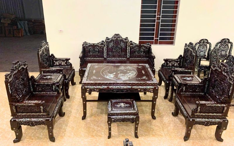 Trường kỷ ngũ lân vờn cầu khảm ốc