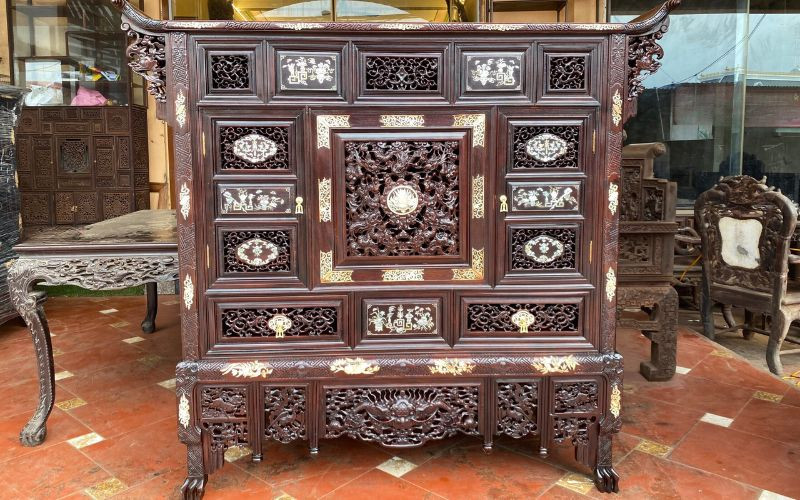 Tủ thờ gỗ gụ khảm ốc xà cừ kiểu dắt Huế